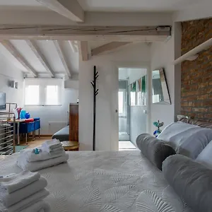 Apartment Biennale Gallery Loft, Venedig